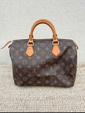 Louis Vuitton Monogram Speedy 30